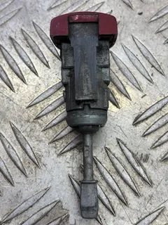 Личинка дверного замка Volkswagen Passat, 2002 г.