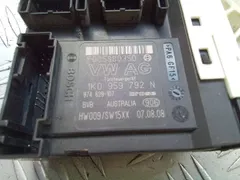 Моторчик стеклоподъемника передний правый Volkswagen Passat, 2007 г.