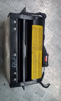 Подушка безопасности пассажира Volkswagen Passat, 1999 г.