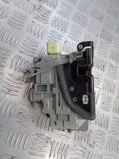 Замок двери передней левой Audi Q7, 2007 г.
