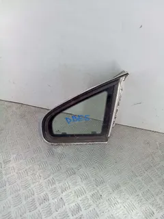Стекло кузовное боковое правое Volkswagen Passat, 1999 г.