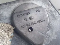 Отбойник капота (демпфер) Volkswagen Passat, 2004 г.