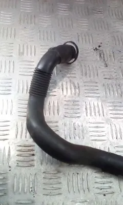 Патрубок воздушного фильтра Volkswagen Passat, 2002 г.