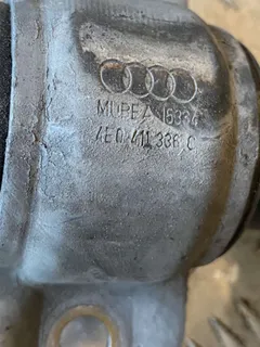 Стабилизатор подвески (поперечной устойчивости) передний Audi A8, 2005 г.
