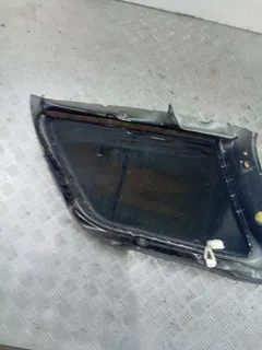 Стекло кузовное боковое правое Audi A4, 2002 г.