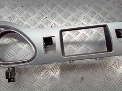 Накладка декоративная на торпедо Audi Q7, 2014 г.