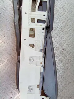 Консоль салона (кулисная часть) Audi A6, 2006 г.