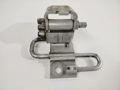 Петля двери передней правой Audi A4, 2001 г.