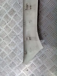 Обшивка стойки передней левой Volkswagen Passat, 1999 г.