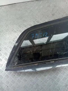 Стекло кузовное боковое правое Audi A4, 2002 г.