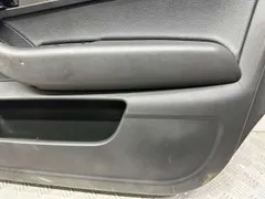 Обшивка двери передней правой (дверная карта) Audi A6, 2006 г.