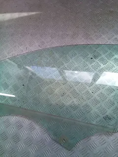 Стекло двери передней левой Audi A4, 2010 г.