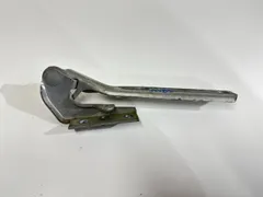 Петля капота правая Volkswagen Passat, 1999 г.