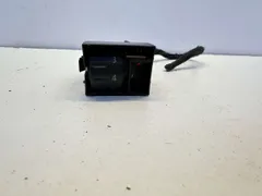 Кнопка подогрева сидений Volkswagen Touareg, 2004 г.