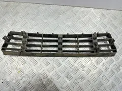 Заглушка (решетка) в бампер Audi A6, 2000 г.