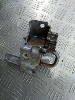 Петля двери передней правой Audi A4, 2006 г.