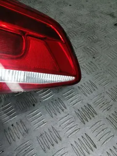 Фонарь крышки багажника левый Volkswagen Passat, 2011 г.