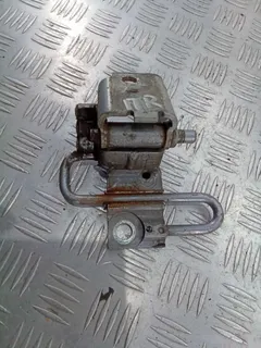 Петля двери передней правой Audi A4, 2006 г.