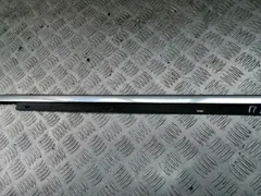 Молдинг стекла двери передней левой наружный Audi A4, 2003 г.