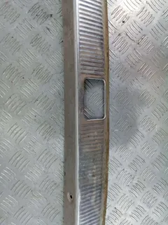 Накладка внутренняя на заднюю панель кузова Audi A6 allroad, 2003 г.