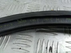 Уплотнитель двери задней левой Volkswagen Passat, 2003 г.