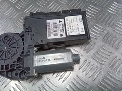 Моторчик стеклоподъемника передний левый Audi A4, 2004 г.