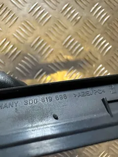 Кнопка подогрева заднего стекла Volkswagen Phaeton, 2007 г.