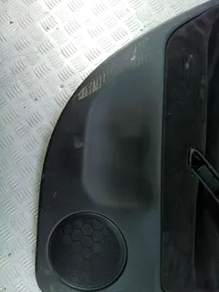 Обшивка двери задней левой (дверная карта) Volkswagen Passat, 2001 г.