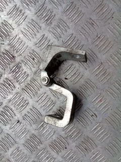 Петля двери передней правой Volkswagen Transporter, 2006 г.