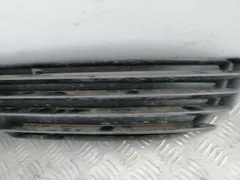 Заглушка (решетка) в бампер передний Volkswagen Passat, 2003 г.