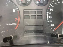 Щиток приборов (приборная панель) Audi A6, 2000 г.