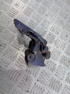 Петля двери задней правой Volkswagen Passat, 1997 г.