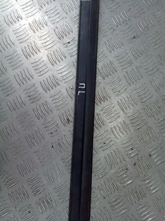 Молдинг стекла двери передней левой наружный Audi A4, 2009 г.
