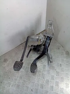Узел педальный (блок педалей) Volkswagen Passat, 2003 г.