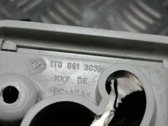 Крючок для одежды Volkswagen Passat, 2010 г.
