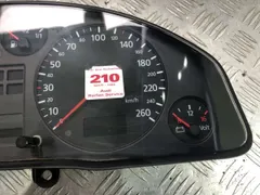 Щиток приборов (приборная панель) Audi A6, 2000 г.