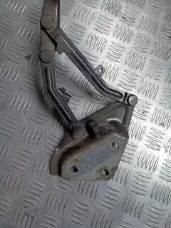 Петля капота правая Volkswagen Touareg, 2007 г.