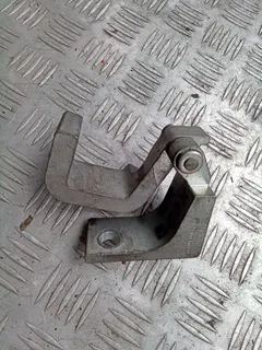 Петля двери передней правой Volkswagen Transporter, 2006 г.