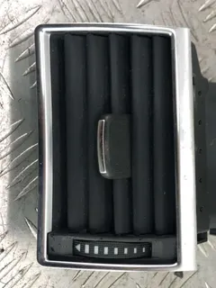 Дефлектор обдува салона Audi A8, 2007 г.