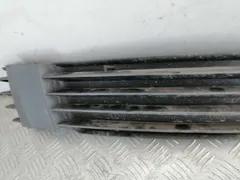 Заглушка (решетка) в бампер передний Volkswagen Passat, 2003 г.