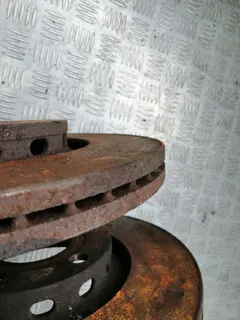 Диск тормозной передний Audi A4, 2003 г.