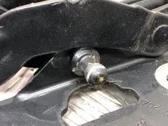 Петля крышки багажника Audi A6, 2001 г.