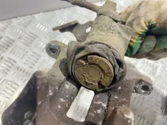 Суппорт задний правый Volkswagen Passat, 2003 г.