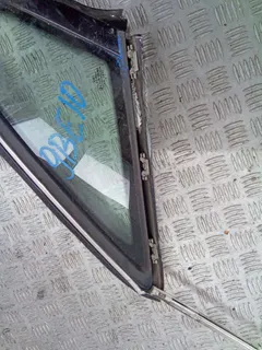 Стекло кузовное боковое правое Audi A6, 1998 г.