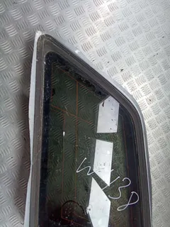 Стекло кузовное боковое правое Audi A4, 2006 г.