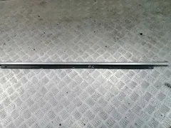 Молдинг стекла двери передней левой наружный Audi A4, 2003 г.