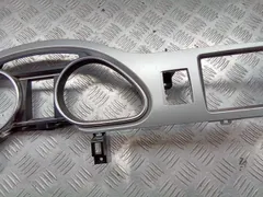 Накладка декоративная на торпедо Audi Q7, 2014 г.
