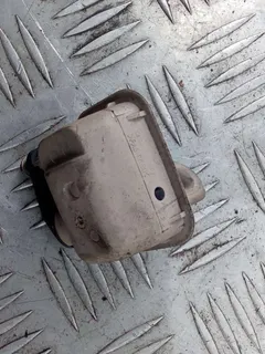 Крючок для одежды Audi A6, 2000 г.