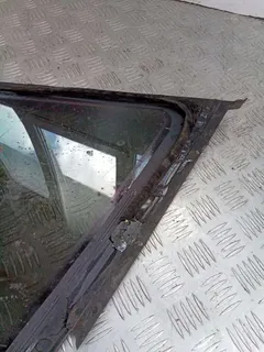 Стекло кузовное боковое левое Audi A6, 2001 г.