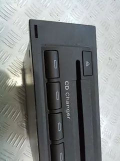 CD-чейнджер Audi A4, 2006 г.